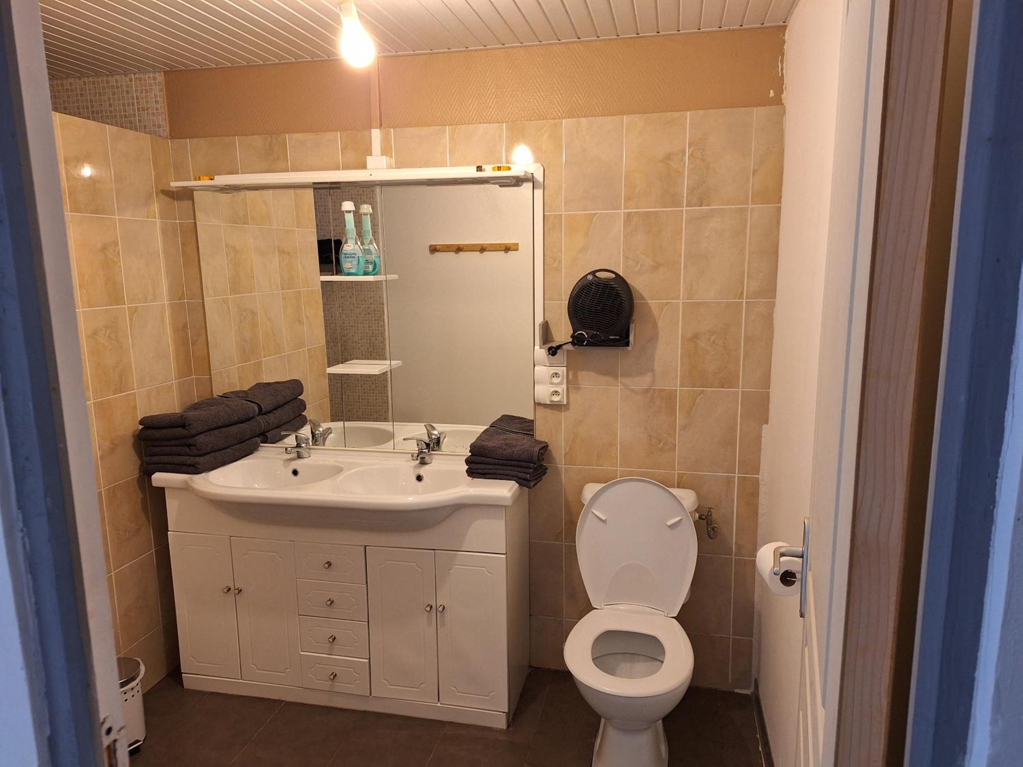 Agreable Studio Tout Equipe Montsoué Zewnętrze zdjęcie